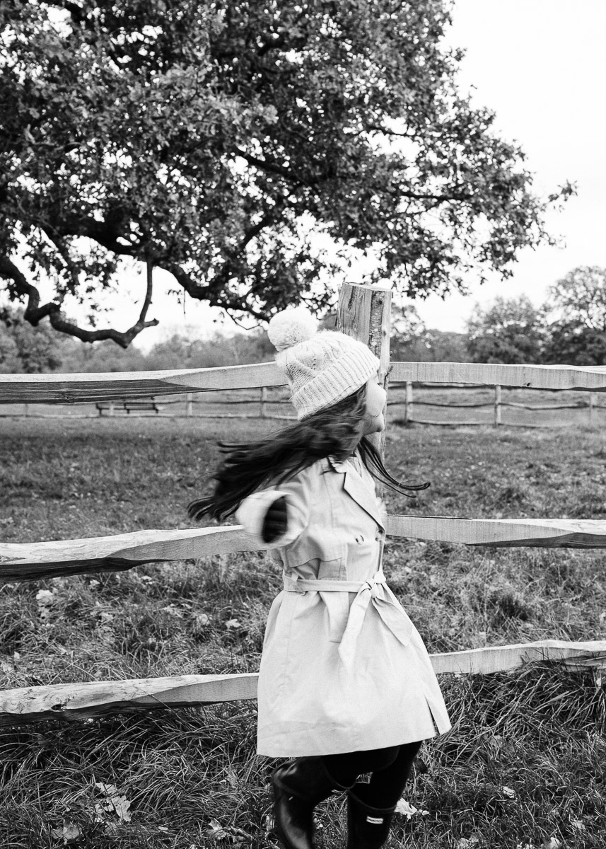 capturing motherhood in west london's bushy park