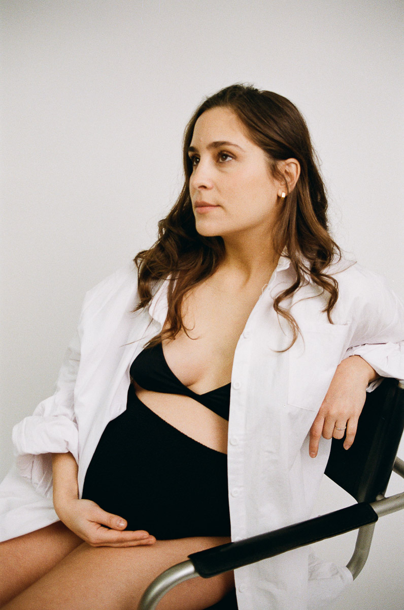 mum to be photographed in north kensington