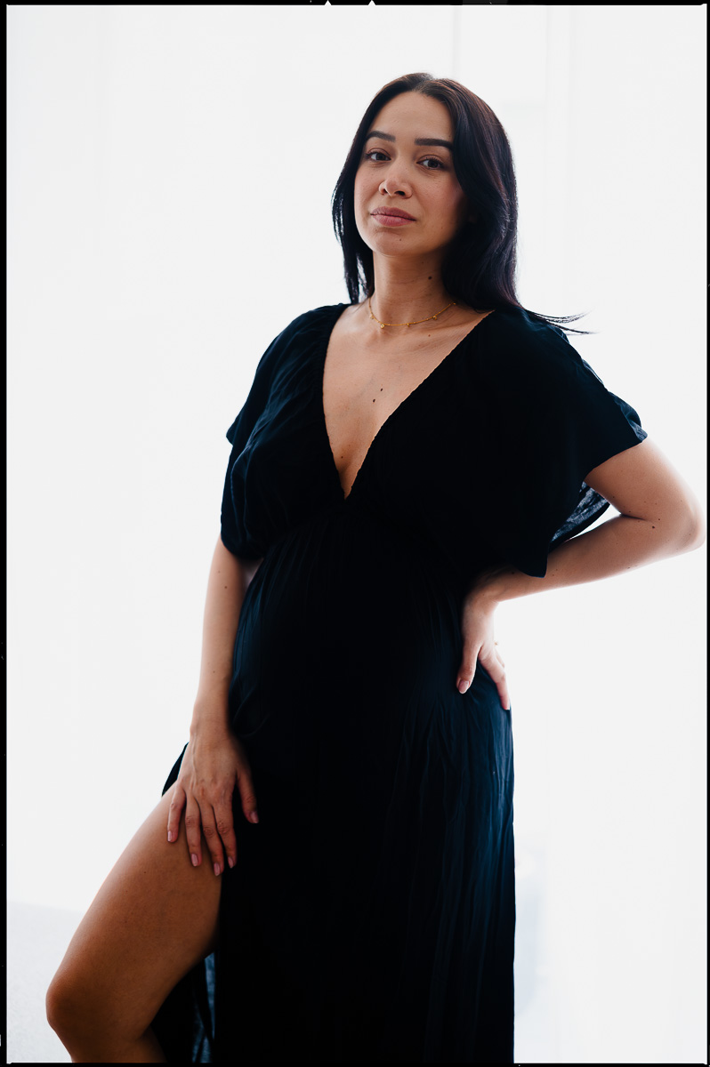 artistic and timeliness maternity photography